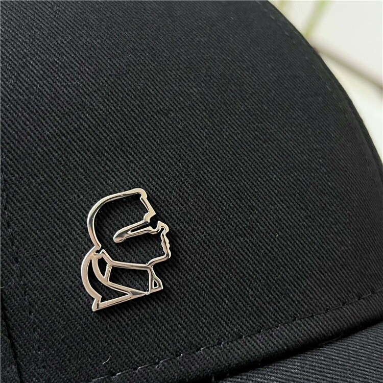 หมวกเบสบอล Lafayette ใหม่เอี่ยม จาก Karl Lagerfeld