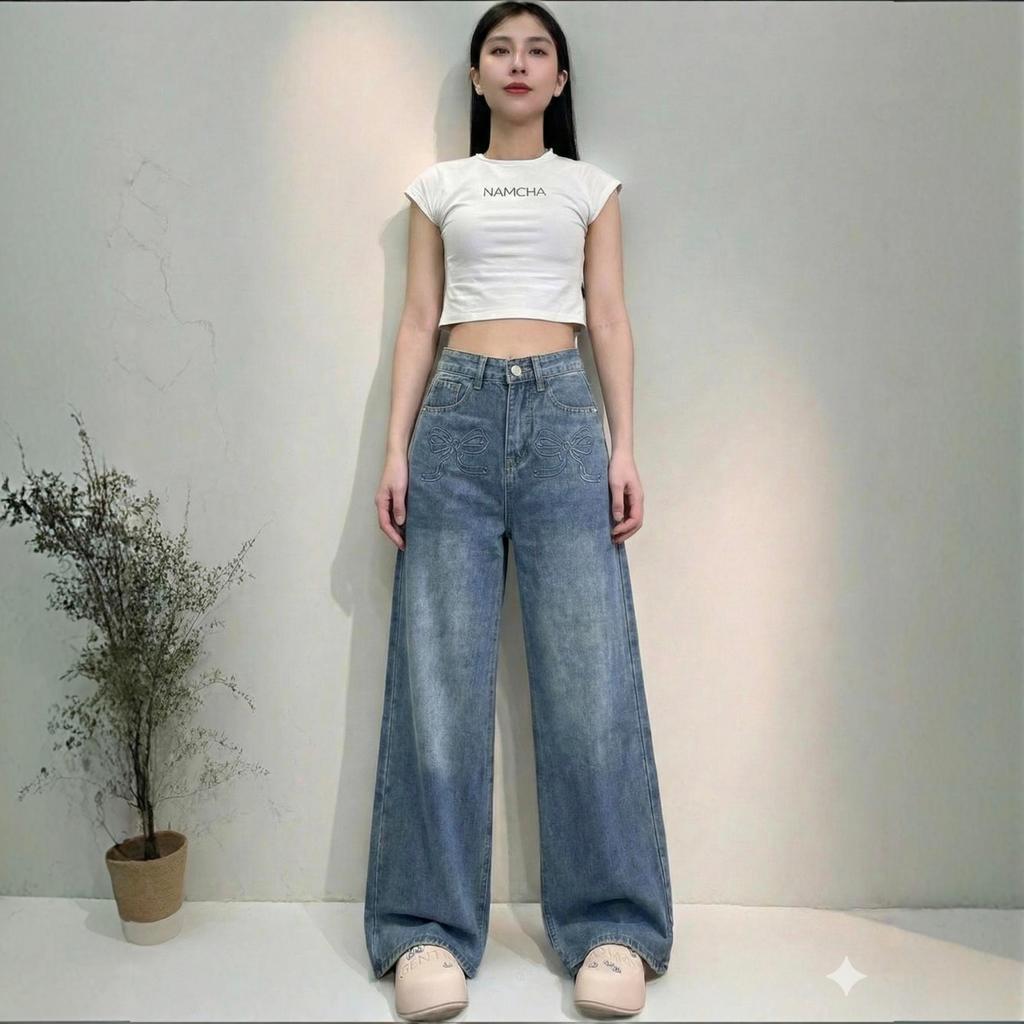 NAMCHA กางเกงยีนส์ทรงกระบอก กางเกงยีนส์เอวสูง กางเกงยีนส์ปั๊มโบว์ สียีนส์ 355