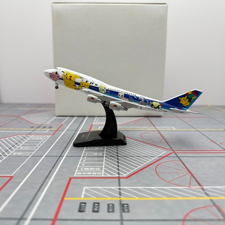เครื่องบินโลหะผสม Hogan 1/400 รุ่น All Nippon Air B747-400/B747-200 Pokémon White Box