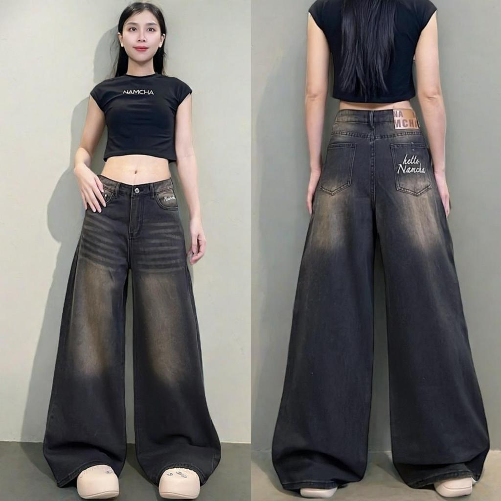 NAMCHA กางเกงยีนส์แฟชั้น กางเกงยีนส์ใหญ่ เอวสูงปักNAMCHA สียีนส์นัว2920 2920-1