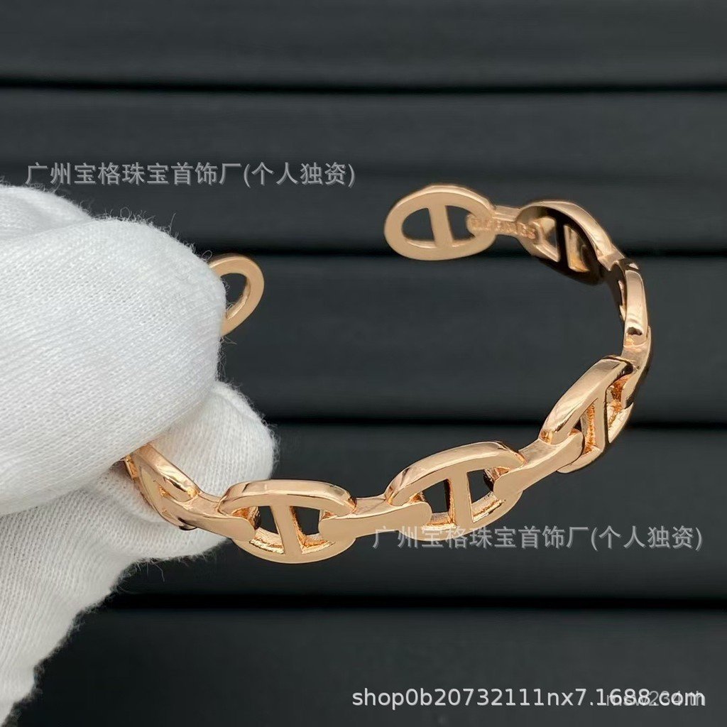 สร้อยข้อมือสไตล์หรูหรา เวอร์ชั่นเกาหลียุโรปอเมริกัน ดีไซน์ไม่ซ้ำใครVF8B