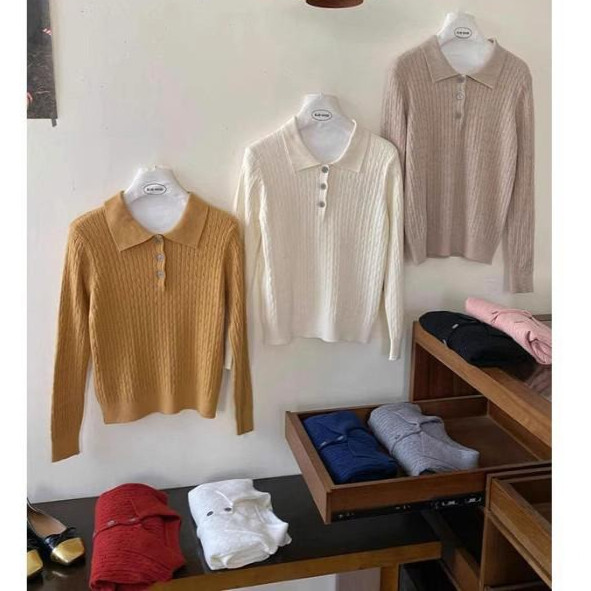 Red Berryเสื้อสเวตเตอร์คอโปโลแขนยาวถักแบบสายเคเบิล เนื้อผ้านุ่ม ยืดหยุ่น มีให้เลือกหลายสี88044