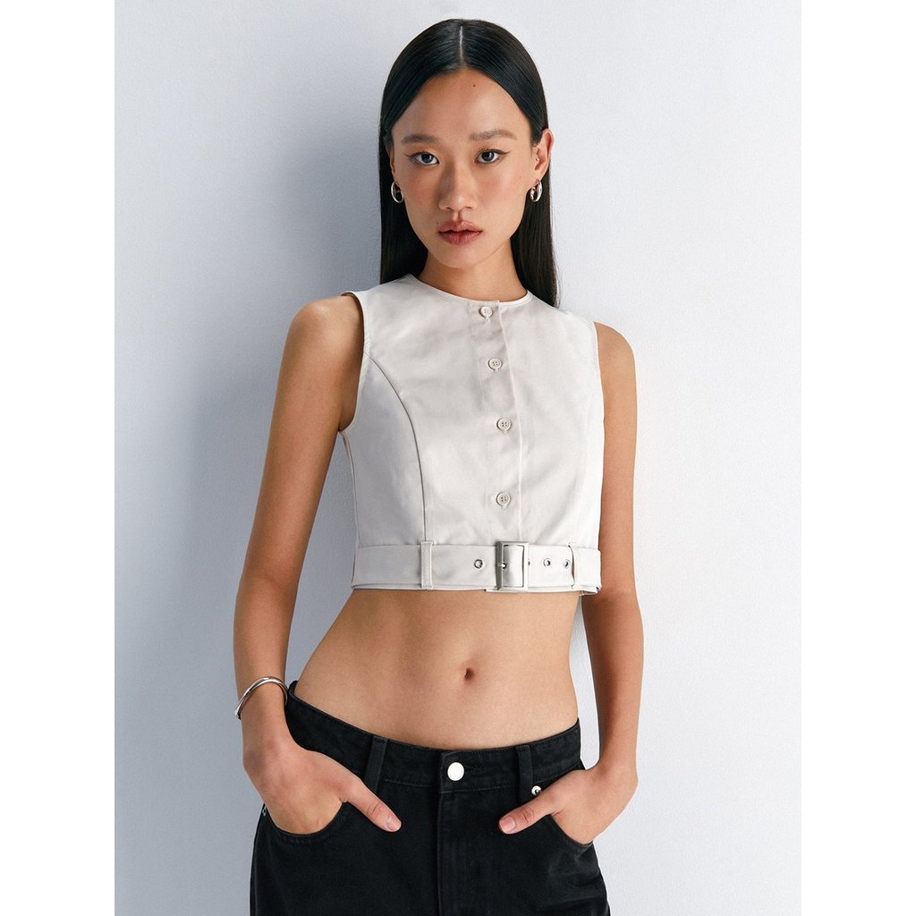 [Pomelo] เสื้อครอปแขนกุดแต่งดีเทลหัวเข็มขัด / Buckle Belt Detail Sleeveless Crop Top