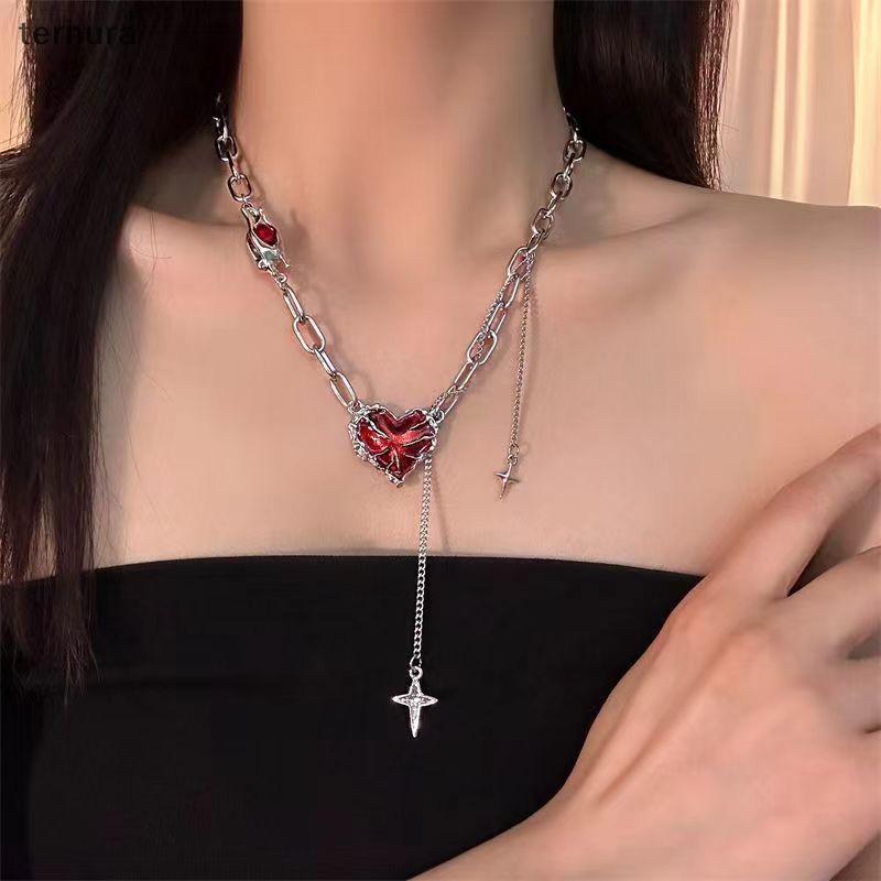 Ternura Gothic Heart Necklace สไตล์ Y2K Dark Love และ Punk Grunge กับการออกแบบที่ไม่สม่ำเสมอและคล้อง