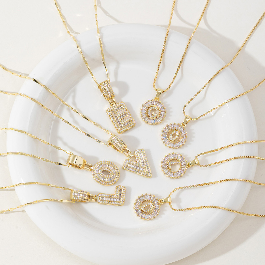 สร้อยคอมากขันเพชรเต็ม ชุบทองแท้ มีตัวอักษรภาษาอังกฤษและลายดอกไม้ สไตล์ร็อกน้ำตาล รหัส LOH2