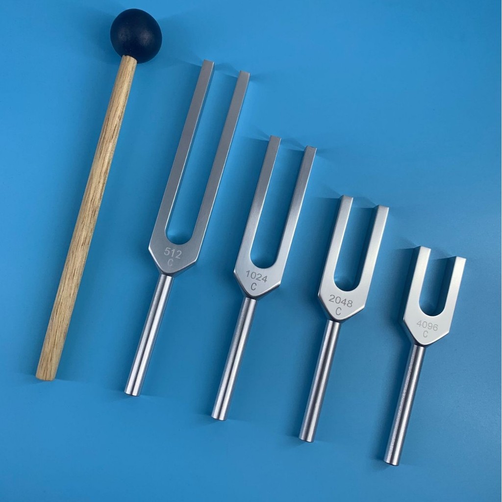 อลูมิเนียมคุณภาพสูงเงินส้อมปรับเดี่ยวแพ็ค 512HZ 1024HZ 2048HZ 4096HZ ของขวัญทางการแพทย์