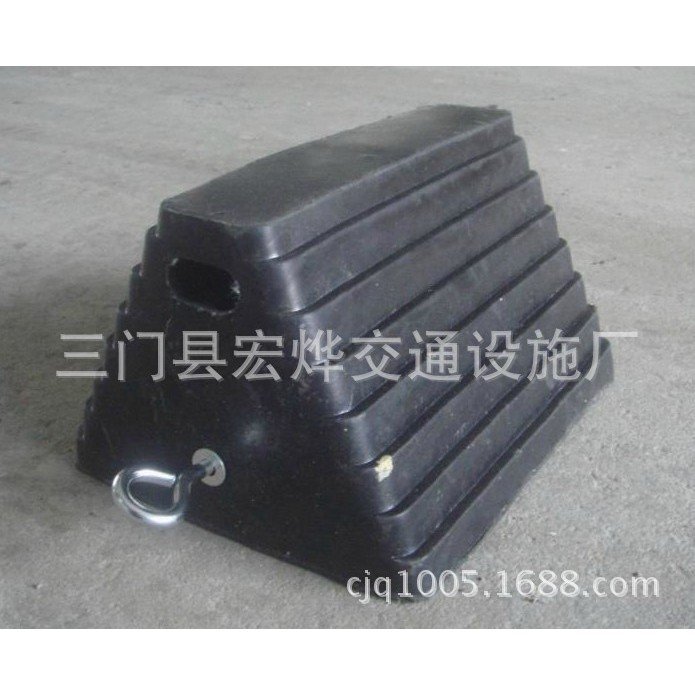 Step Mat สามเหลี่ยมไม้หยุด Step Anti-Slip Locator Stopper Stopper Tyre Blocker ล้อยาง Q4TH