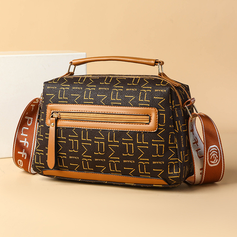 T อินเทรนด์กระเป๋าสี่เหลี่ยมเล็กกระเป๋าสะพายสไตล์ใหม่หญิงกลางกระเป๋าเล็กกลางอายุหญิงกระเป๋าแต่งหน้า Messenger - รูปที่ 3