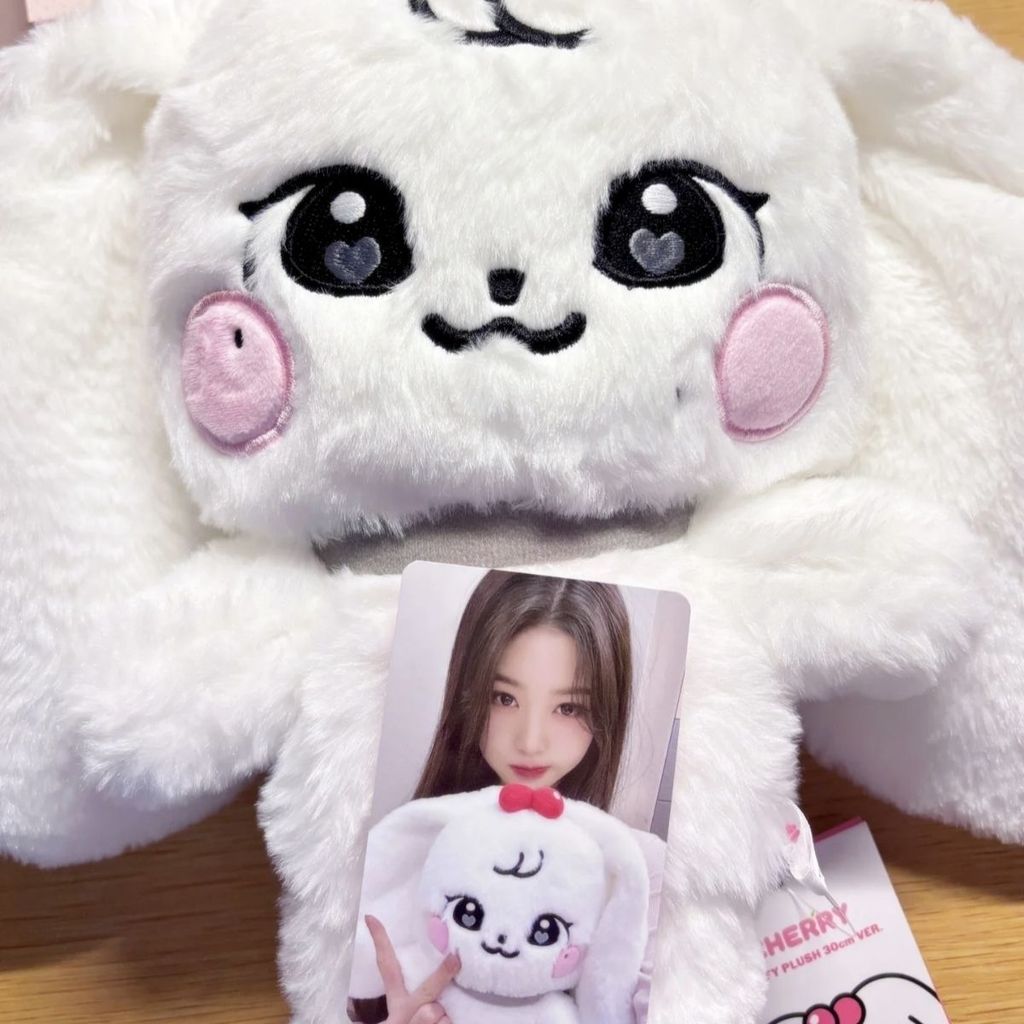 IIVE minive แฟลช cherry03 30 ซม. Big Baby Plus การ์ดกลมยี่ห้อใหม่ยังไม่ได้เปิด An Youzhen Zhang Yuan