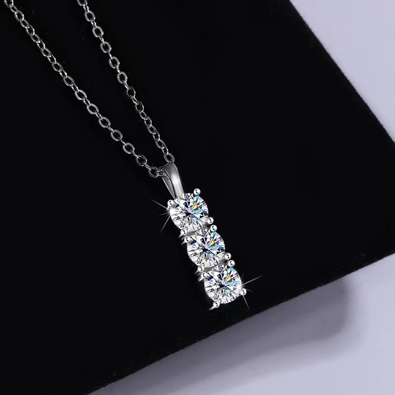 Chenrui แฟชั่นสามชีวิตสามโลก Moissanite Clavicle Chain Zircon Simple Niche จี้สร้อยคอ
