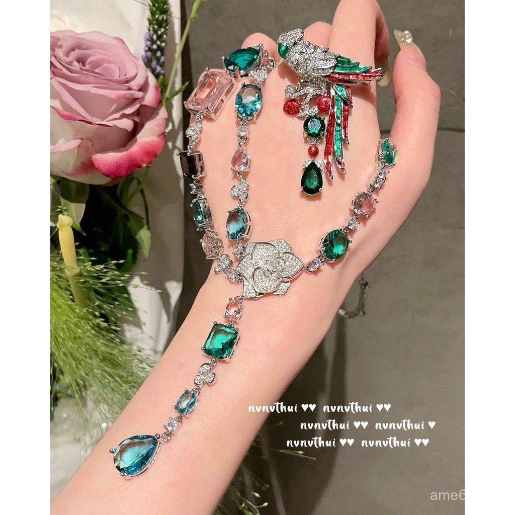 สร้อยคออัญมณีหยดน้ำชุปสีม่วง ออกแบบเพทายน่ารัก พร้อมต่างหูดอกไม้วินเทจ Iris Fuli 18K Gold Camellia V