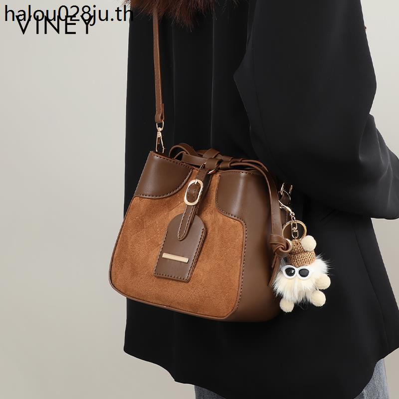 กระเป๋าทรงถัง Viney แบบไฮเอนด์