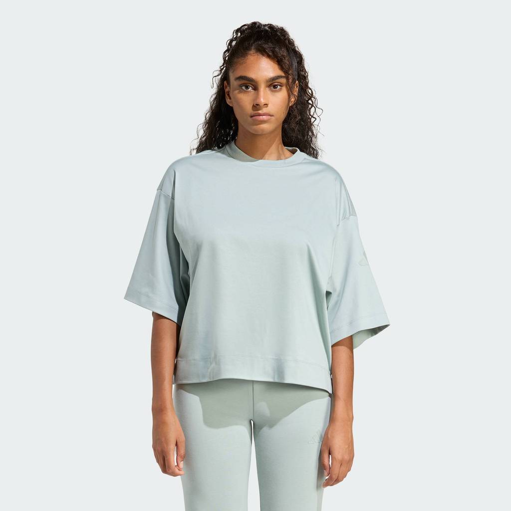 adidas ไลฟ์สไตล์ เสื้อยืดทรงหลวม Soft Lux ผู้หญิง สีเขียว KA7011