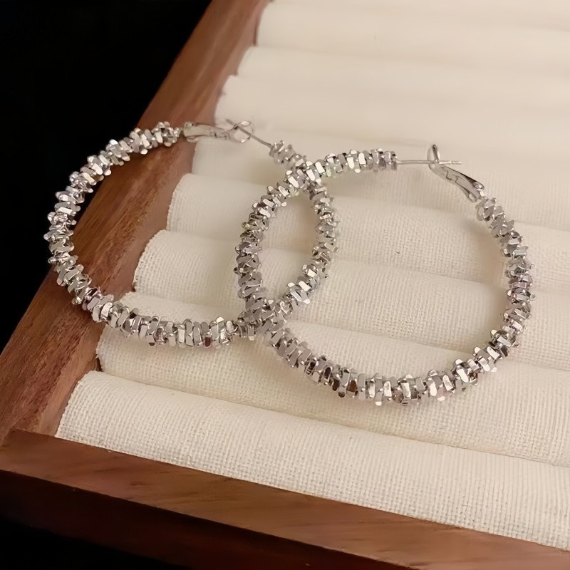 Bling Trinket✨ต่างหูเรียบง่ายแต่เก๋ไก๋ออกแบบมาเพื่อผู้หญิงที่มีเสน่ห์ ต่างหูห่วงเรียบง่าย หรูหรา และหรูหรา จัดส่งรวดเร็ว - รูปที่ 2