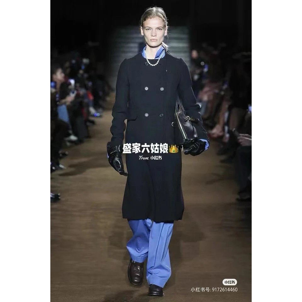 MiuMiu/MiuMiu 2024S รองเท้าหนังสุภาพสตรีสไตล์ใหม่รองเท้าเดี่ยว Catwalk Retro Thick-Soled รองเท้าไม่ม