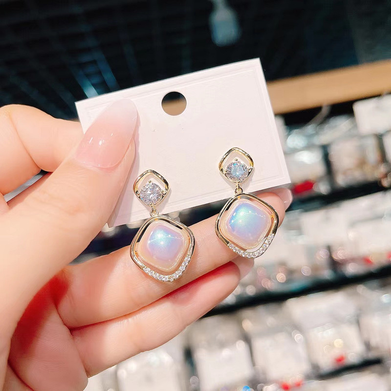 ต่างหูสตั๊ด S925 สำหรับผู้หญิง ออกแบบตามธีมภาษาฝรั่งเศสที่มีความหมายพิเศษ