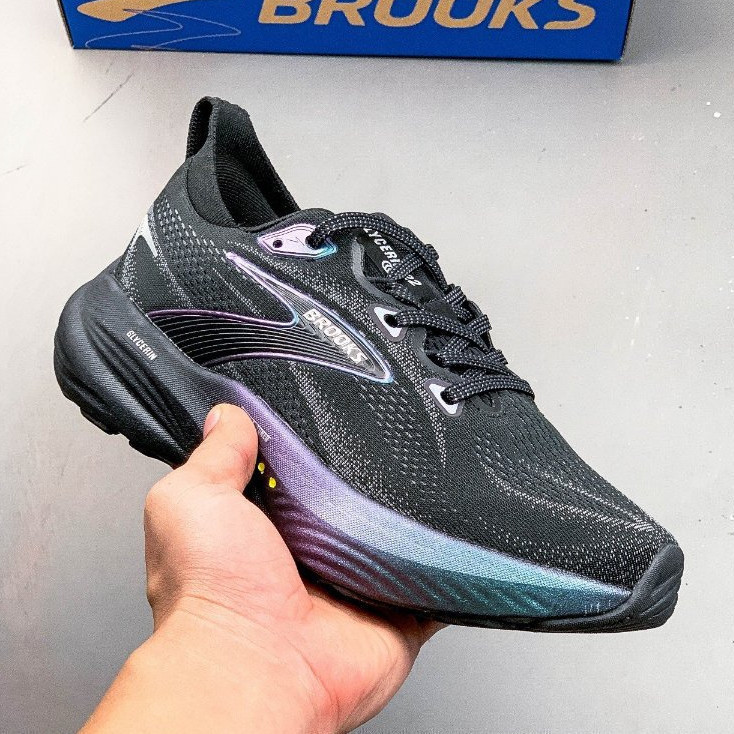 รองเท้าวิ่ง BUSTER GLYCEROL22 สีดำส้ม เพื่อมาราธอนและจ๊อกกิ้ง พร้อมเทคโนโลยี Air Cushion และ Nitroge