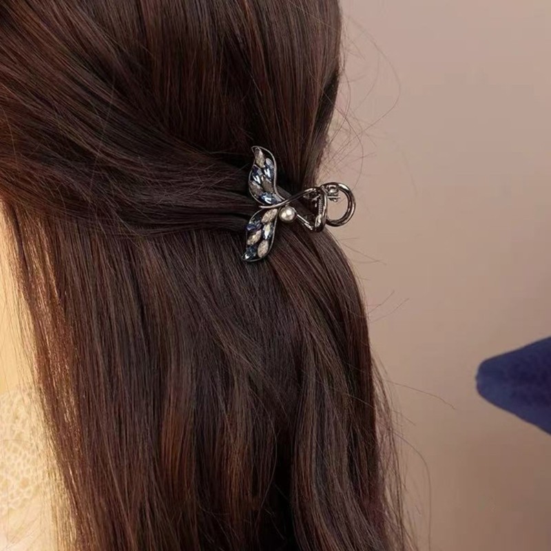 Xiangbao Romance กิ๊บติดผมคริสตัลพร้อมการออกแบบหางปลาคลิปขากรรไกรฤดูใบไม้ผลิที่ใส่ผมหางม้าที่ปลอดภัย