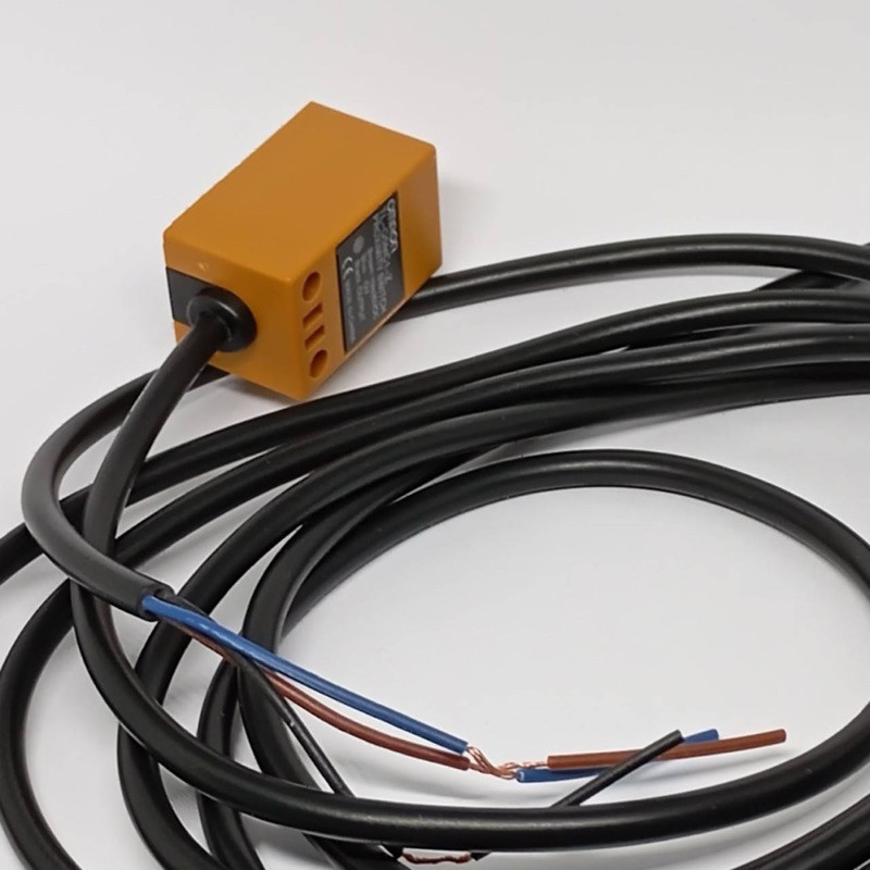 มือ1 TL-Q5MC1 TL-Q5MC1-Z  TL-Q5MB1-Z  TL-Q5MC2-Z   TL-Q5MB1-Z sensor เซ็นเซอร์  3สาย PNP-NO ใช้ไฟ10-