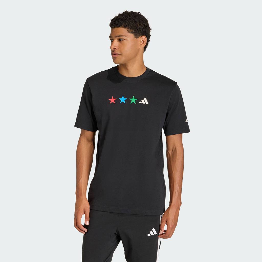adidas ไลฟ์สไตล์ เสื้อยืดพิมพ์ลาย FIFA World Cup 26™ Map ผู้ชาย สีดำ KB2532