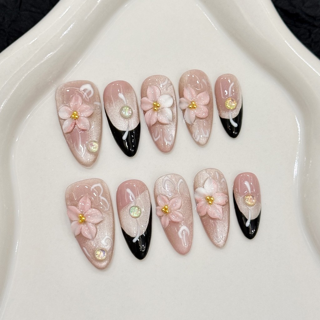 [Peach Blossoms] Pink Hand-Carved Wearing Nail Simple ประณีต Cats Eye French Almond