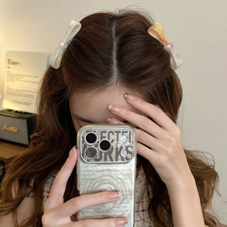 หวีผู้หญิงทรง voluminous high crown มีโบเก๋ไก๋และคลิปติดผมด้านข้าง ออกแบบมาเพื่อความสะดวกในการใช้งาน และเหมาะสำหรับสไตล์เจ้าหญิง