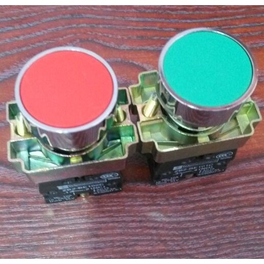 รีเซ็ตหัวแบนคุณภาพสัมผัสสีเงิน XB2-BA31C 42C 22MM ปุ่มควบคุม