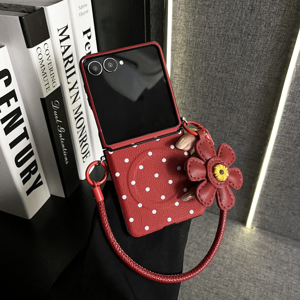 คลาสสิกแม่เหล็กเต็มหน้าจอ Polka Dots กรณีดอกไม้สําหรับ Samsung Galaxy Z Flip7 Z Flip6 Flip5 กันกระแทกปกหลัง