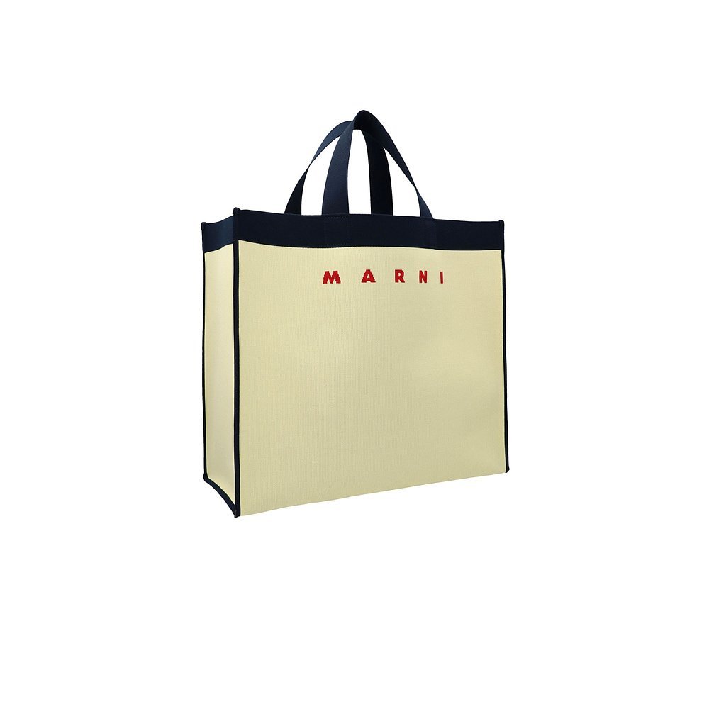 กระเป๋าถือแบรนด์ Marni พร้อมโลโก้ มีสไตล์หรูหรา