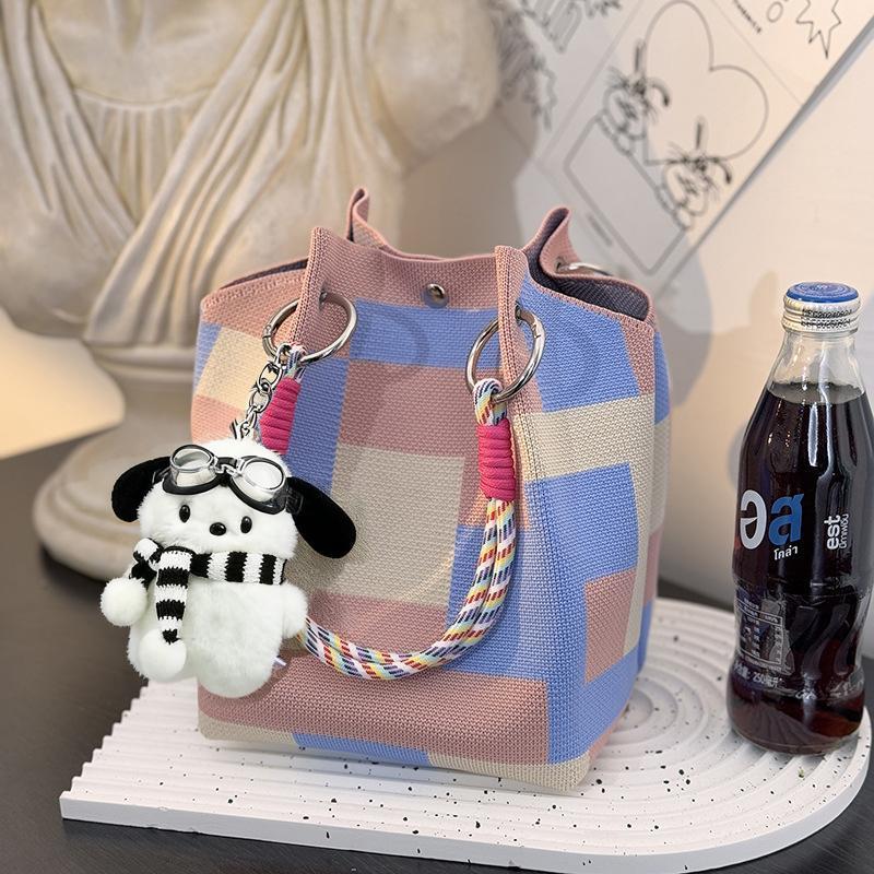 ซื้อกระเป๋าได้ของแถมคือจี้ฟรี! กระเป๋าถือถักนิตติ้ง แฟชั่นมาใหม่ แฟชั่นฤดูใบไม้ผลิ ดีไซน์เฉพาะ ทันสมัยสำหรับผู้หญิงลายเย - รูปที่ 7