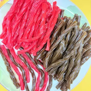 LeChao Jelly Sticks เยลลี่แท่งโคล่าและเยลลี่แท่งสตรอว์เบอร์รี่ เคี้ยวหนึบ รสเข้มข้น เคี้ยวหนึบ ขนาดใหญ่เต็มถุง 1 กก.