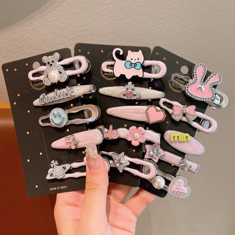 ชุด 5 ชิ้นสไตล์ใหม่หวาน Cool Rhinestone Letter กิ๊บติดผมหญิง Dopamine y2k ด้านข้าง Bangs คลิปหรูหรา High-End เครื่องประดับผมประณีต