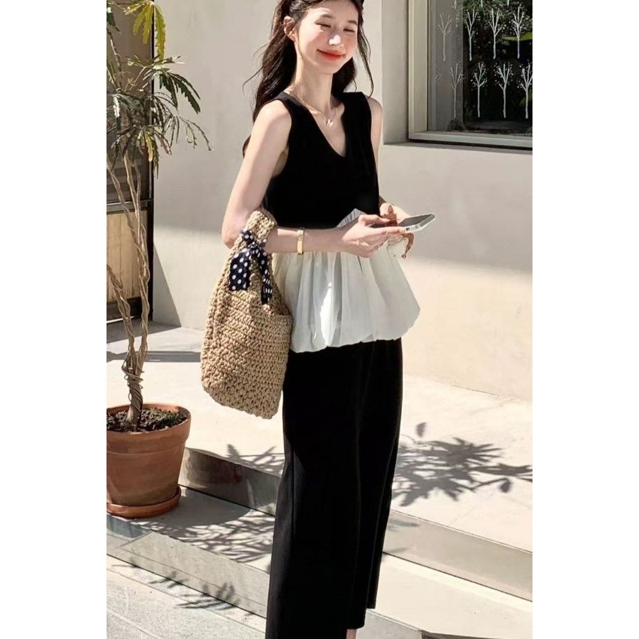 เสื้อคอวี Temperament จาก La Vague และกระโปรง