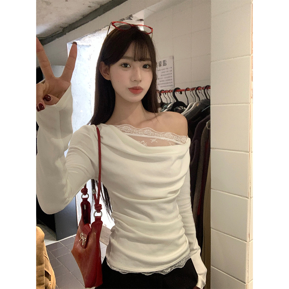 Lacoco คลังสินค้าพร้อม เสื้อยืดคอกลมแขนยาวแต่งระบายลูกไม้สำหรับผู้หญิง เสื้อเปิดไหล่ฤดูใบไม้ร่วงและฤดูหนาว ราคา ถูกที่สุด ดีลบีเคเค แกลเลอรีภาพที่ 2