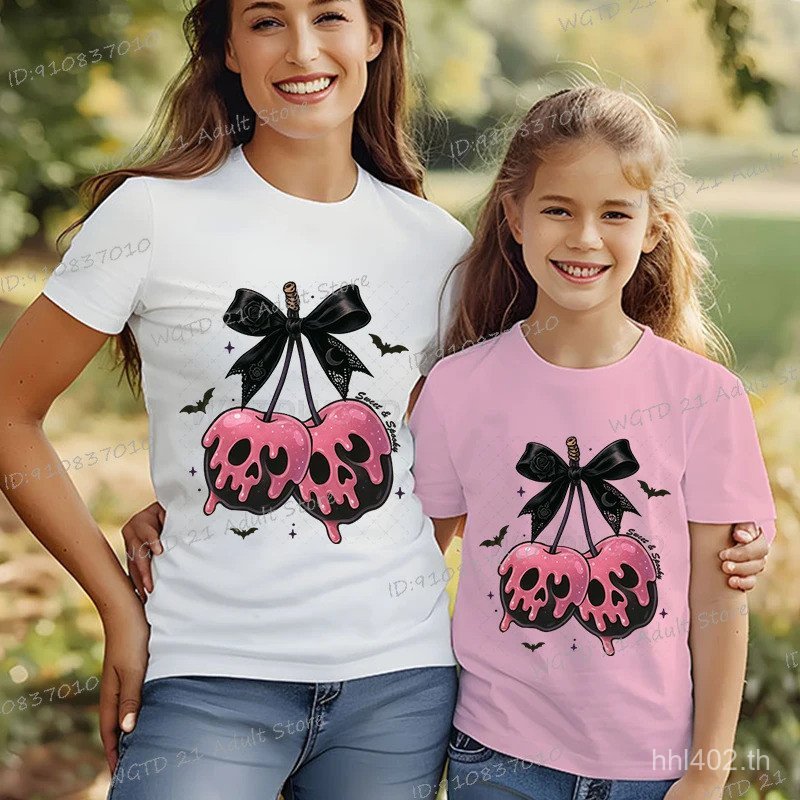 เสื้อยืด HALOWEEN Coquette สไตล์.Dark Gothic แขนสั้นสำหรับผู้หญิงและเด็กจับคู่ ฤดูใบไม้ร่วง