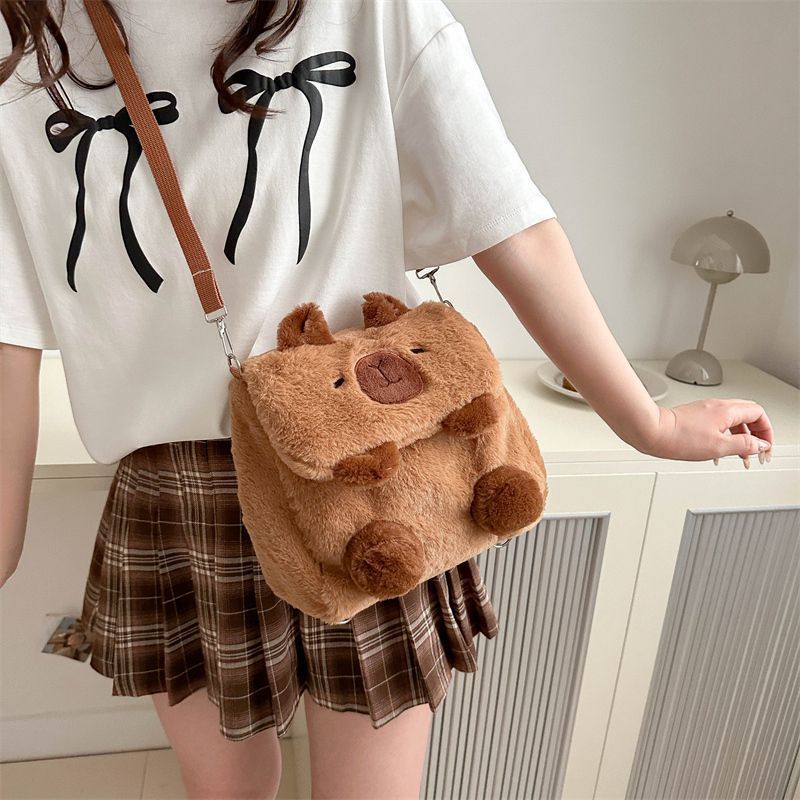 Kapibara 2025 ตุ๊กตาน่ารัก All-Match การ์ตูน Capybara นักเรียน Messenger กระเป๋าเป้สะพายหลังกระเป๋าเ