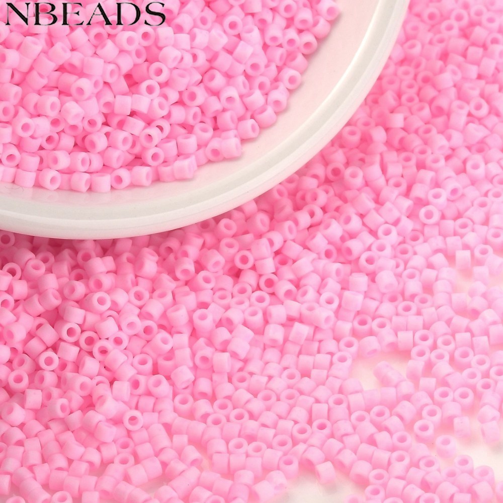 10gs กระบอกเมล็ดลูกปัด Frosted สีขนาดชุดสีชมพู 2x1.3 ~ 1.5 มม. รู: 0.8 ~ 1 มม. ประมาณ 888 ชิ้น/10 กร