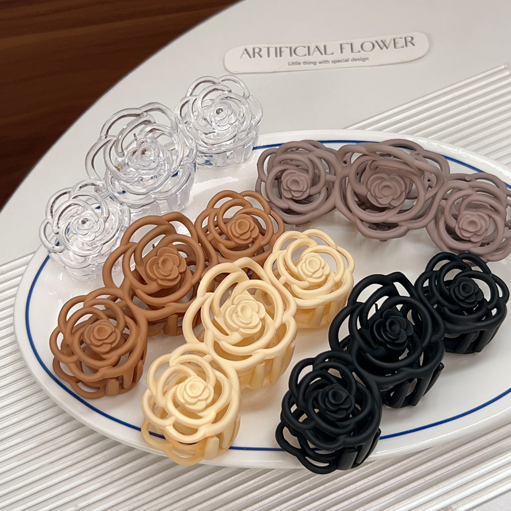 คลิปจับ Camellia กลวงฝ้า