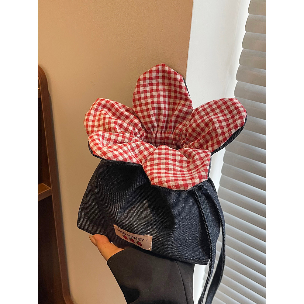 Thailand Lyn Brand กระเป๋าสะพายข้าง ดีไซน์ดอกไม้จาก الدنيมคุณภาพ สำหรับผู้หญิง สไตล์แฟชั่นและสามารถจ