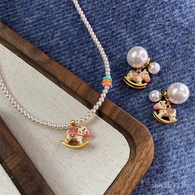 สร้อยคอมากคลิฟิกและต่างหูสไตล์ Retro หรูหรา สีสันสดใส เหมาะสำหรับทุกโอกาส KFN8