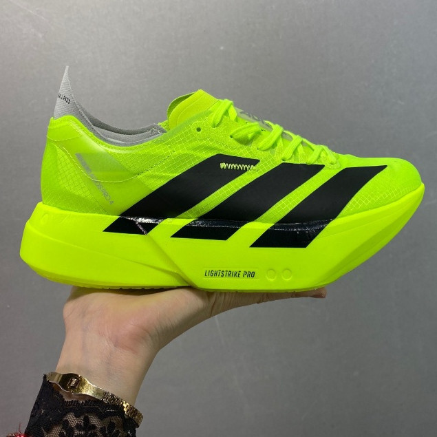 รองเท้าวิ่ง Adizero Adios Pro 4 สำหรับทั้งผู้ชายและผู้หญิง ดีไซน์ล้ำสมัยพร้อมแผ่นคาร์บон JR6364