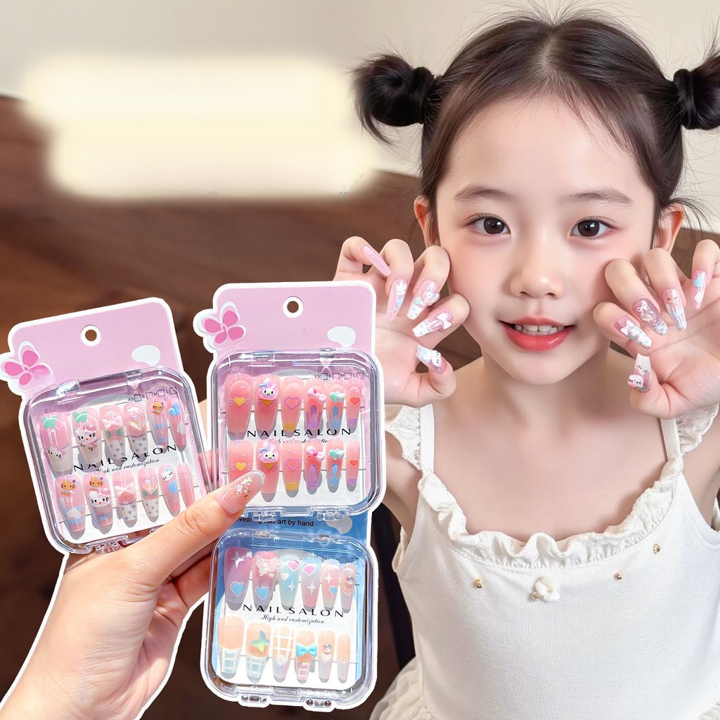 2025 เด็กสไตล์ใหม่สวมเล็บการ์ตูนยาวสีขาวนักเรียนชั้นประถมศึกษาสติ๊กเกอร์ติดเล็บสติ๊กเกอร์ติดเล็บ