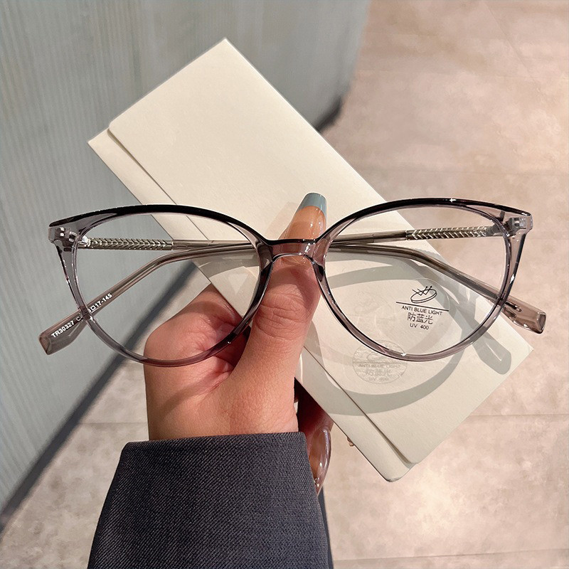 แว่นสายตายาว เลนส์ออโต้ กรอบแว่น ออกแดดเปลี่ยนสี กรองแสง กันuv แว่นแคทอาย ผู้หญิง +100 +150 +200 +250 +300 +350 +400 แว่นสายตาปรับแสงอัตโนมัติ ปิดกั้นแสงสีฟ้าได้อย่างมีประสิทธิภาพ - รูปที่ 5