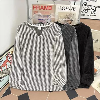 MNO.9 T-Shirt W91 เสื้อแขนยาว คอกลมแต่งV ผ้าทอลาย ใส่สบาย Man Clothing ดำ เทา ขาว