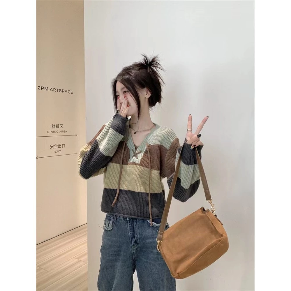 🌲GGals🌲​เสื้อไหมพรม แขนยาว คอวี ลายทางใหญ่หลายสี สเวตเตอร์ ทรงหลวม กันหนาว เสื้อผ้าแฟชั่นผู้หญิง thumbnail 3