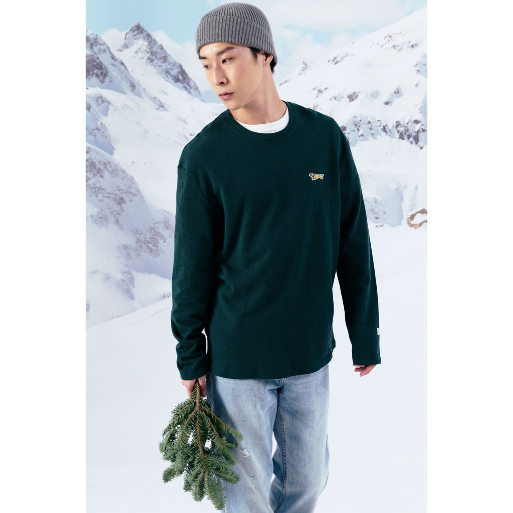 AIIZ (เอ ทู แซด) - AIIZ เสื้อคาร์ดิแกนคอวีผู้ชายปักลายกราฟิก AIIZ Men’s Petite Cafe Cardigan