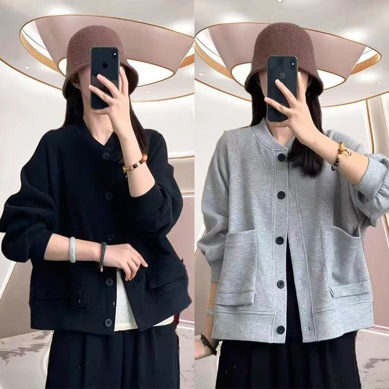 โค้ทผู้หญิงแขนยาว สีทึบ ในสไตล์เกาหลี การออกแบบเรียบง่าย
