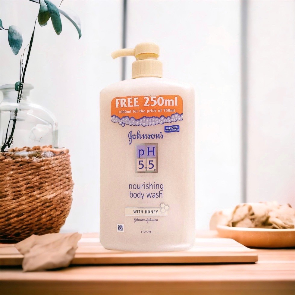 ครีมอาบน้ำ จอห์นสัน พีเอช 5.5 นูริชชิ่ง บอดี้ วอช 1000 มล. เลือกสูตร - รูปที่ 3