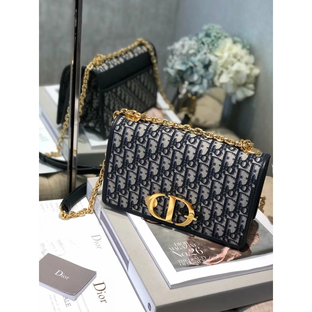 กระเป๋า DIOR MONTOIGNE ใหม่ ดีไซน์คลาสสิกตั้งแต่ปี 1947