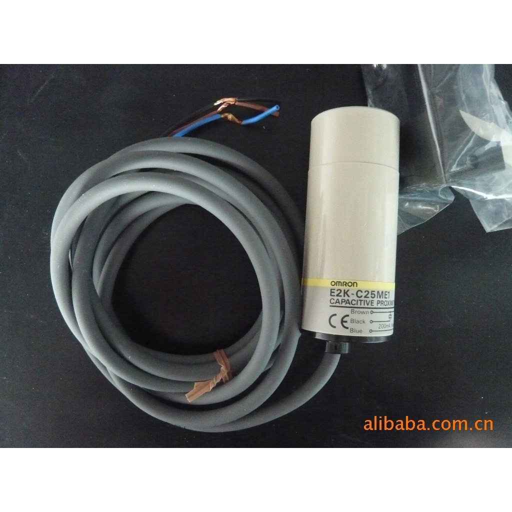 ซัพพลาย OMRON Proximity Switch E2K-C25ME1 2M